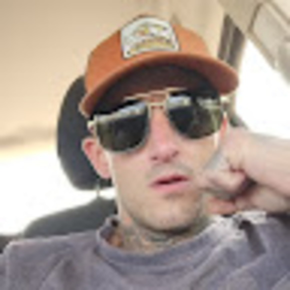 Meet your Posher, Dirk - Picture 1 of 1